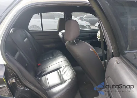 2004 Ford Crown Victoria Police z USA, uszkodzony, nr VIN 2FAFP71W74X136530